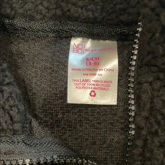 Black Sherpa Pull Over - Picture 3 of 3